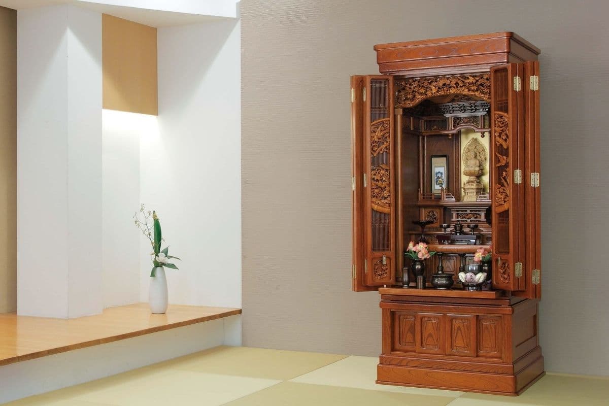 唐木仏壇をお部屋に設置した様子