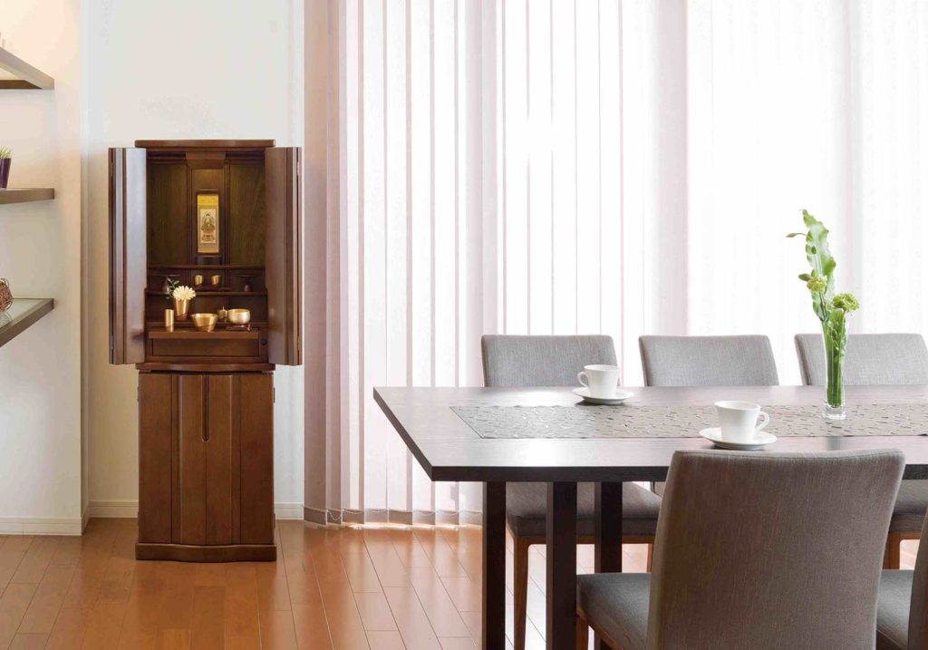 仏壇の置き場所と向きの正解は？