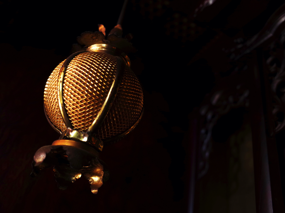 仏壇の灯篭を設置・交換する方法【おすすめの灯篭も紹介】