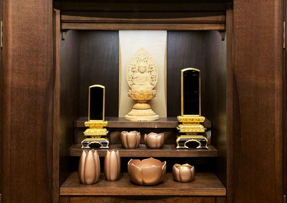 小さな仏壇の場合の位牌の置き方